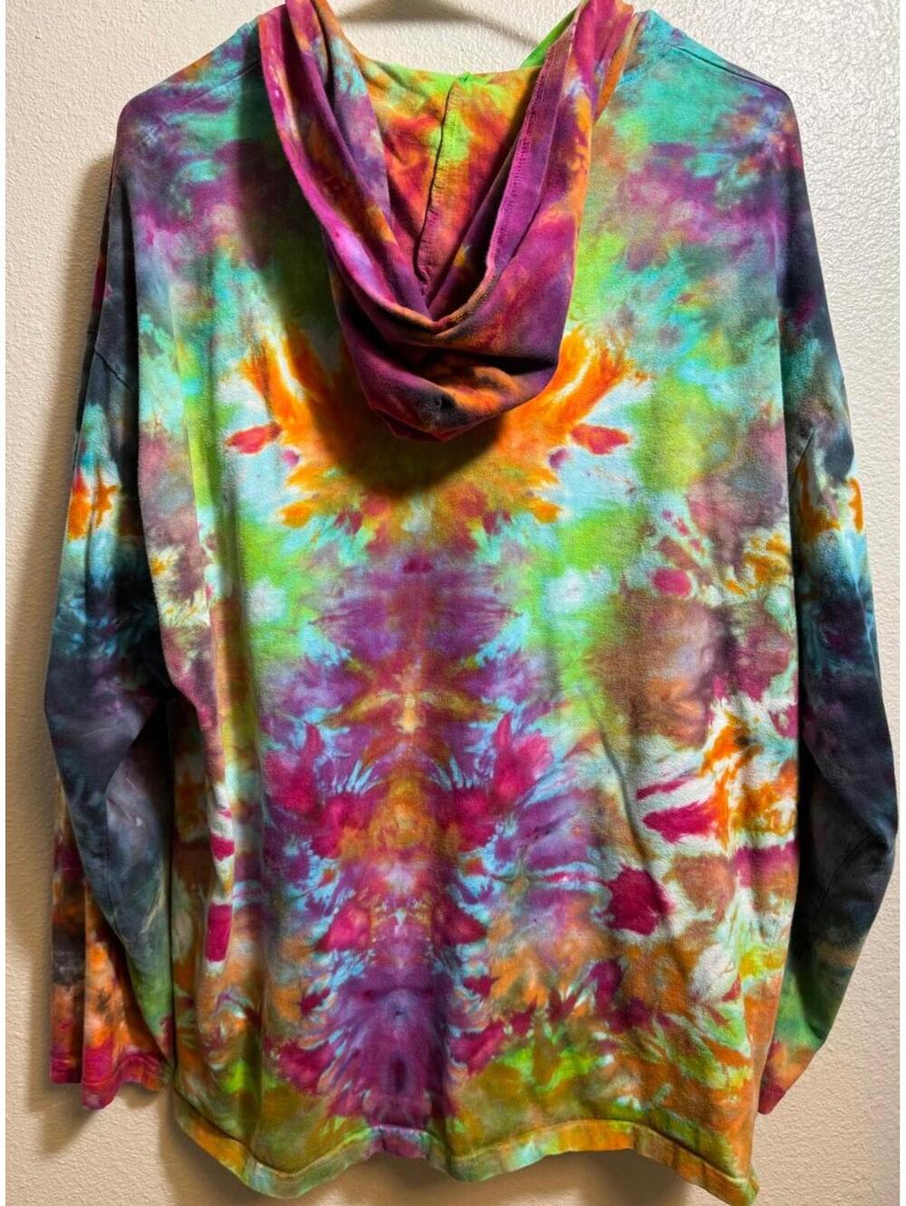 Men's Tie Dye Hooded Sweatshirt - Size L/XL - Picture 4 of 8